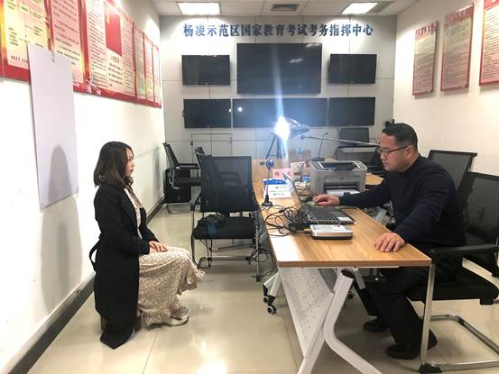 说明: 第一位考生顺利完成信息采集工作